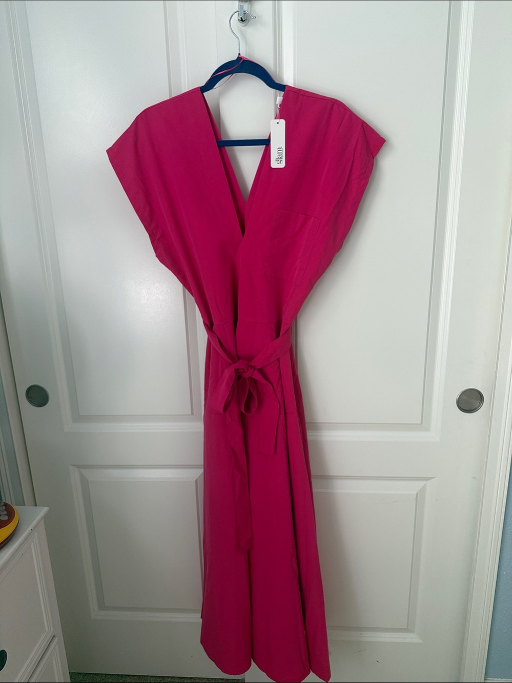 Glam Fuchsia V‑Neck Tie‑Waist Maxi Dress